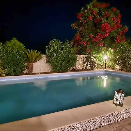 Budget Escape To The Seaside *