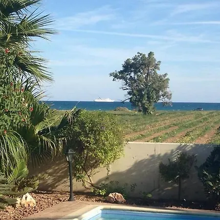 Budget Escape To The Seaside *