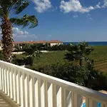 Budget Escape To The Seaside לרנקה