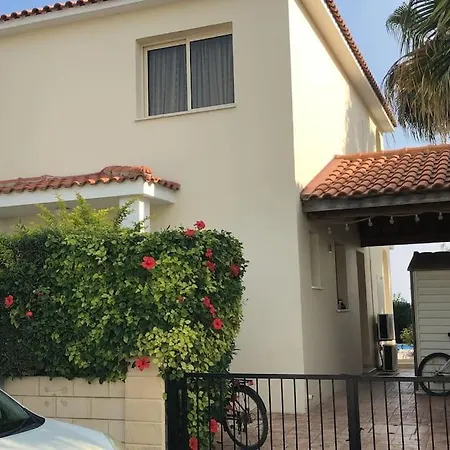 Budget Escape To The Seaside Vila Larnaca