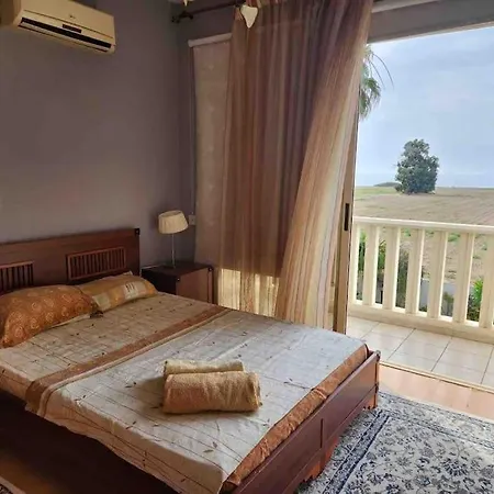 Budget Escape To The Seaside * Larnaca