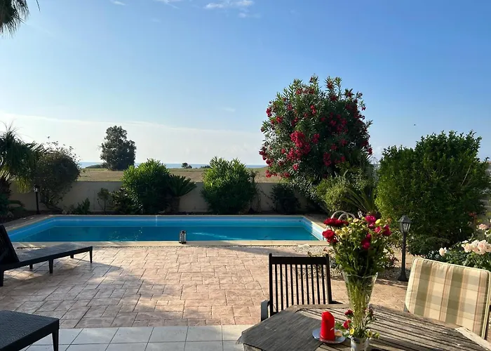 Budget Escape To The Seaside Larnaca